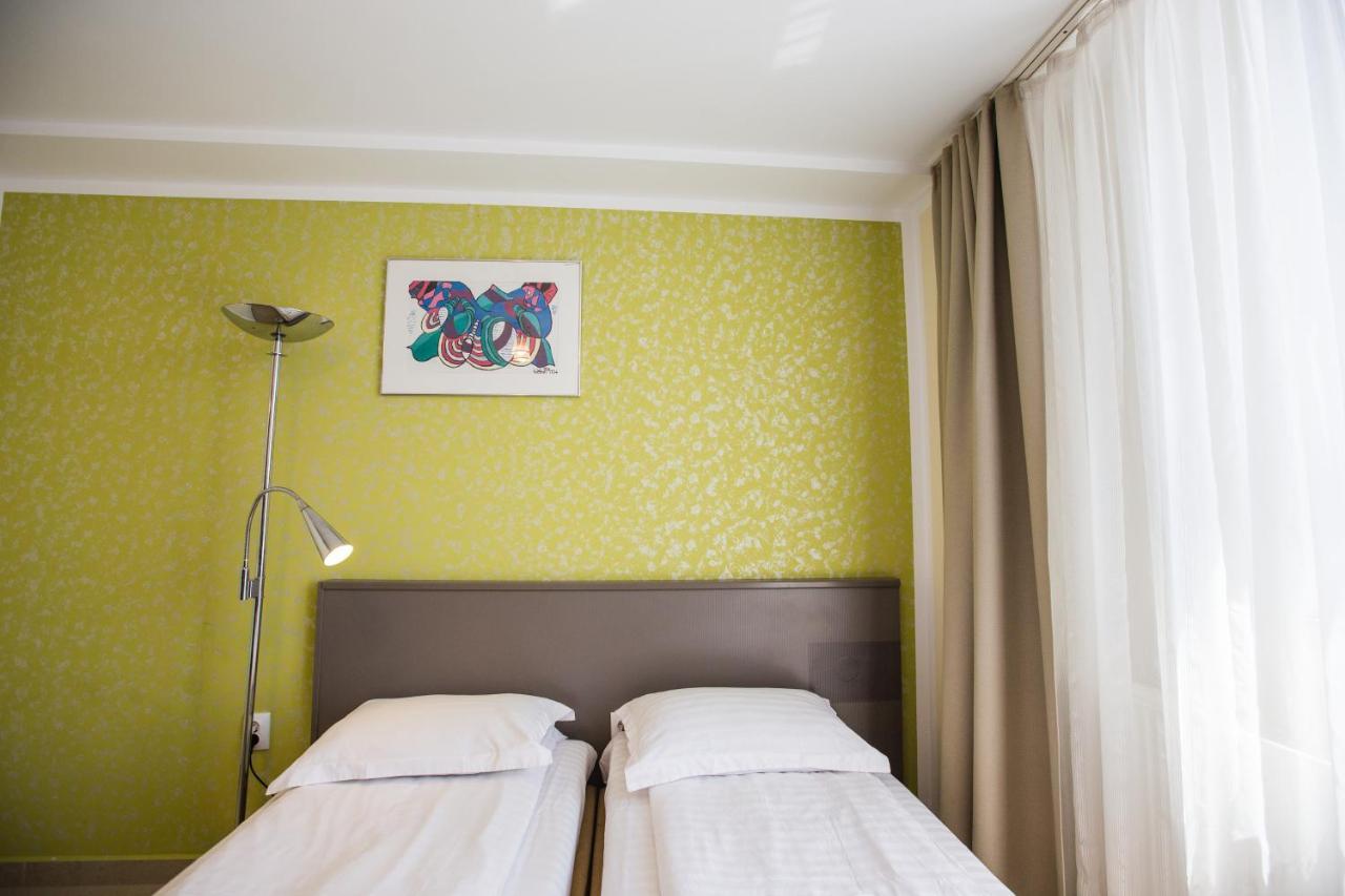 Hotel Seneca Baia Mare Exterior foto