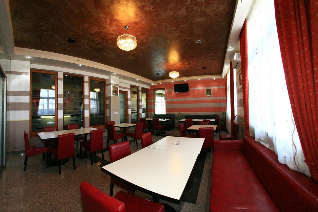 Hotel Seneca Baia Mare Exterior foto