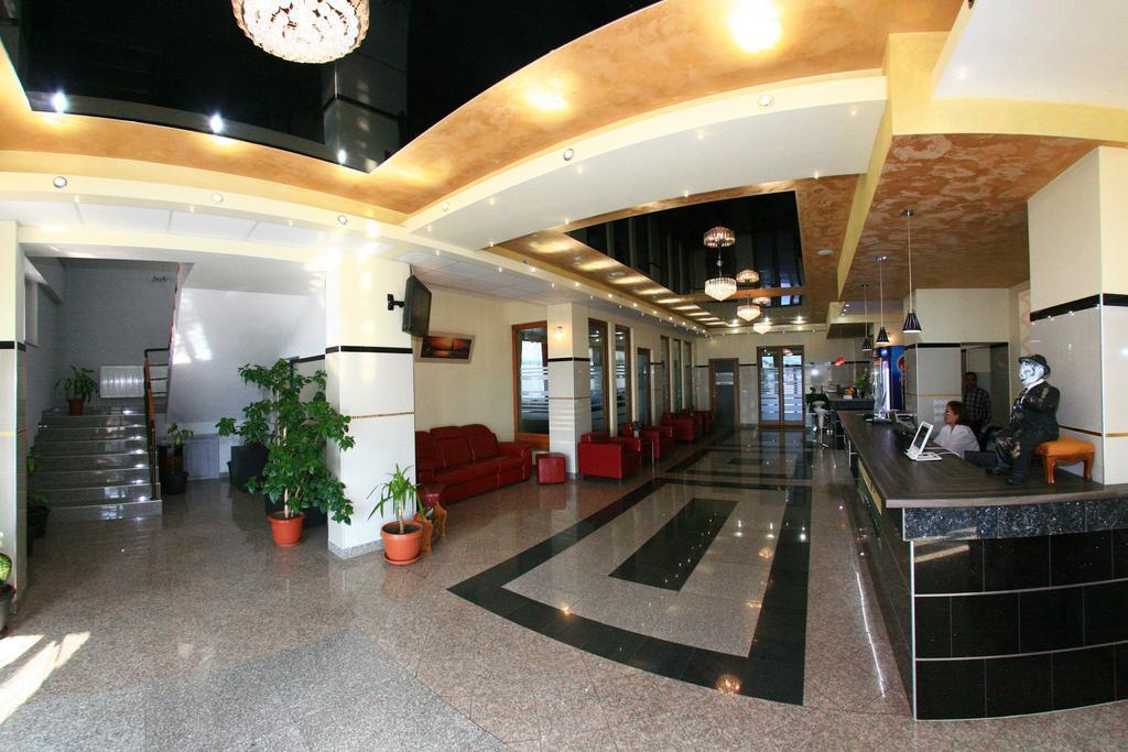 Hotel Seneca Baia Mare Exterior foto