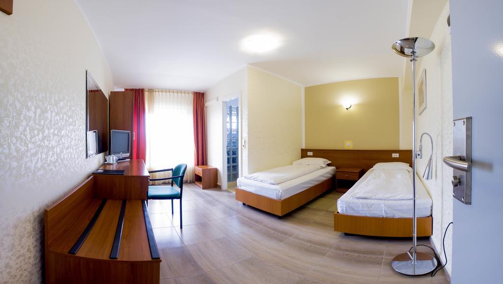 Hotel Seneca Baia Mare Exterior foto