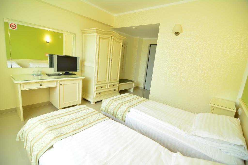 Hotel Seneca Baia Mare Exterior foto